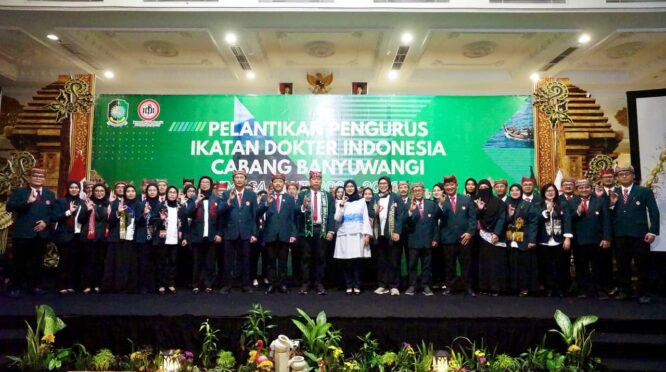 Bupati Banyuwangi menghadiri pelantikan pengurus IDI Cabang Banyuwangi