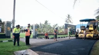 Perbaikan jalan Lampon di Pesanggaran, Banyuwangi