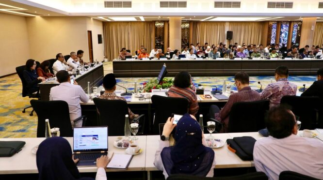 Rapat Tingkat Menteri bahas persiapan mudik Lebaran 2026 di Jakarta