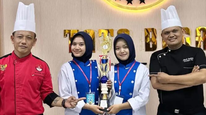 Siswi Kuliner SMK Muhammadiyah 2 Genteng saat mengikuti LKS Kuliner Banyuwangi