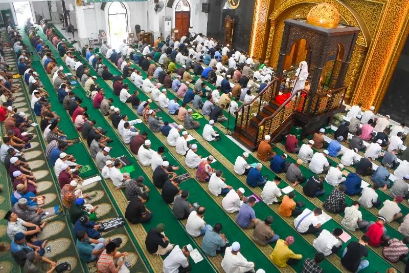 Khutbah Jumat Ramadan tentang madrasah ketakwaan