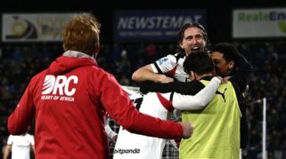 Luka Modric merayakan gol bersama pemain AC Milan