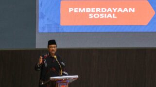menteri sosial saifullah yusuf memberikan paparan dalam sosialisasi piloting digitalisasi bantuan sosial