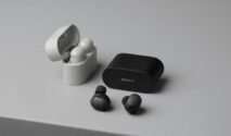 Sony WF-1000XM6 true wireless earbuds warna hitam dan silver