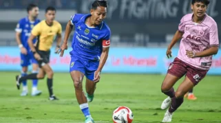 selebrasi pemain Persib Bandung usai mencetak gol ke gawang Persik