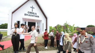 Gubernur Jawa Timur meresmikan fasilitas penunjang pembelajaran di SMAN 2 Taruna Bhayangkara Banyuwangi