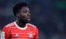 Alphonso Davies Kembali Cedera Hamstring: Dampak pada Bayern dan Piala Dunia 2026