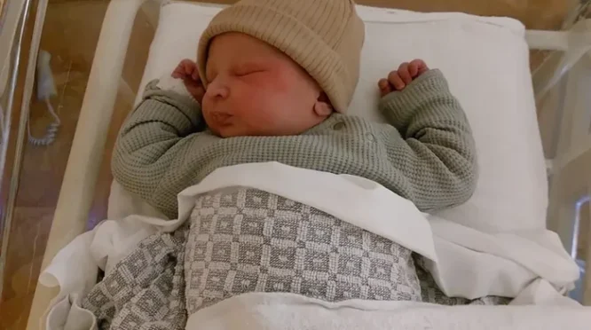 Gracia Indri dan anak keduanya