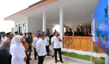 Menteri Kelautan dan Perikanan meninjau pembangunan KNMP Lateng Banyuwangi